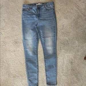 Signature Gold by Levi Strauss Women's Light Blue Skinny Jeans